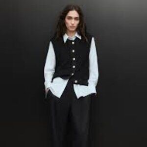 NWT Cyrus NYC Black Contrast Piping Sleeveless knit Sweater Vest , sz M